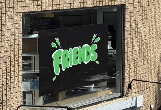 FRiENDS店舗への入口